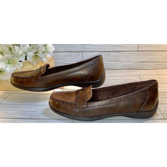 Wear Ever Britton Brown Faux Leather Loafer with Perforated topside S:7 - Picture 4 of 10
